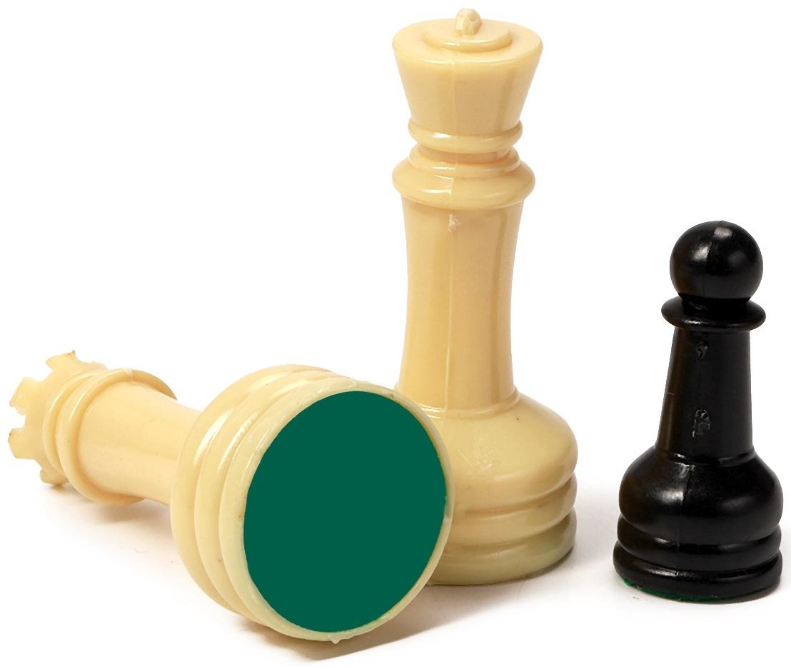 Шахматы 30 х 30 см, король h-5.6 см, d-2.3 см, доска и фигуры пластик