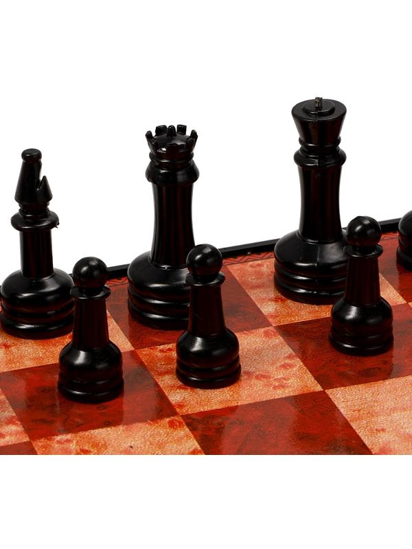 Шахматы 30 х 30 см, король h-5.6 см, d-2.3 см, доска и фигуры пластик