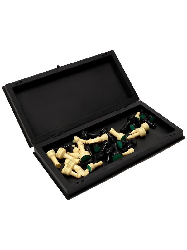 Шахматы 30 х 30 см, король h-5.6 см, d-2.3 см, доска и фигуры пластик