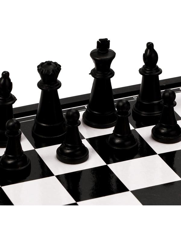 Шахматы 26 х 26 см, король h-4.6 см, d-1.9 см, доска и фигуры пластик