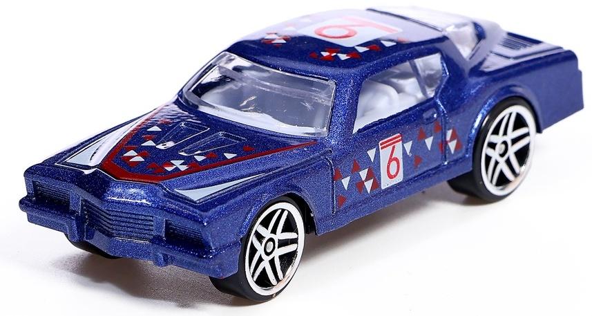 Набор металлических машин Hot Cars, в кейсе, 8 шт.