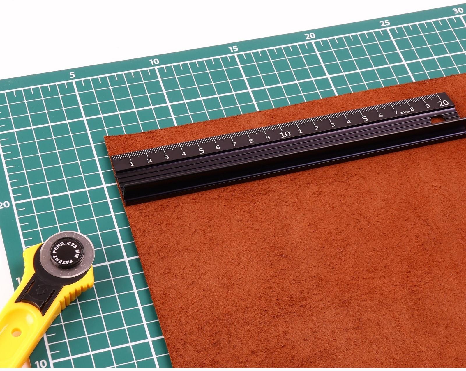 Линейка для кожи, противоскользящая, с упором, металлическая, 20 см, толщина 34 мм