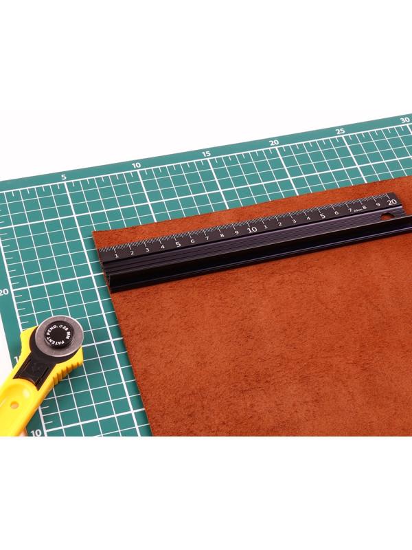 Линейка для кожи, противоскользящая, с упором, металлическая, 20 см, толщина 34 мм