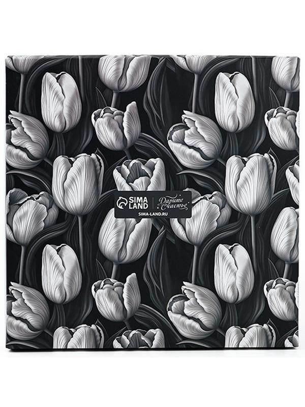 Коробка для цветов с вазой и PVC окнами складная «Чёрно-белая эстетика», 23 х 30 х 23 см