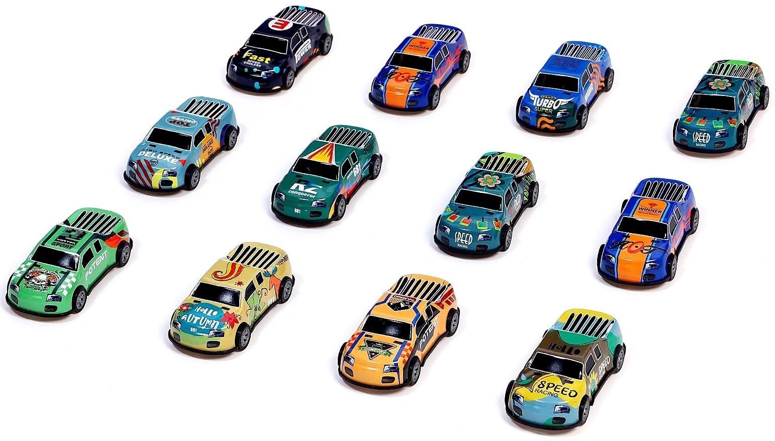 Набор машинок «Безумные гонки», металлические, инерция, игровой коврик, в детском ящике на колёсах с крышкой, 50 шт.