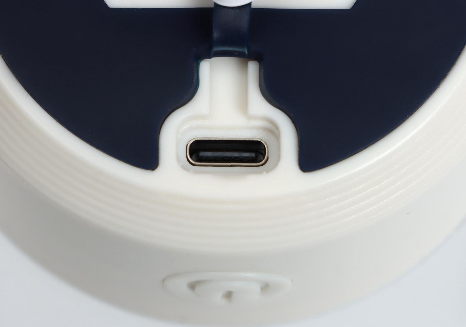 Шейкер спортивный для коктейлей и воды, с мерной шкалой, 400 мл, 9 х 11 х 19.5 см, 500 мАч   1078933