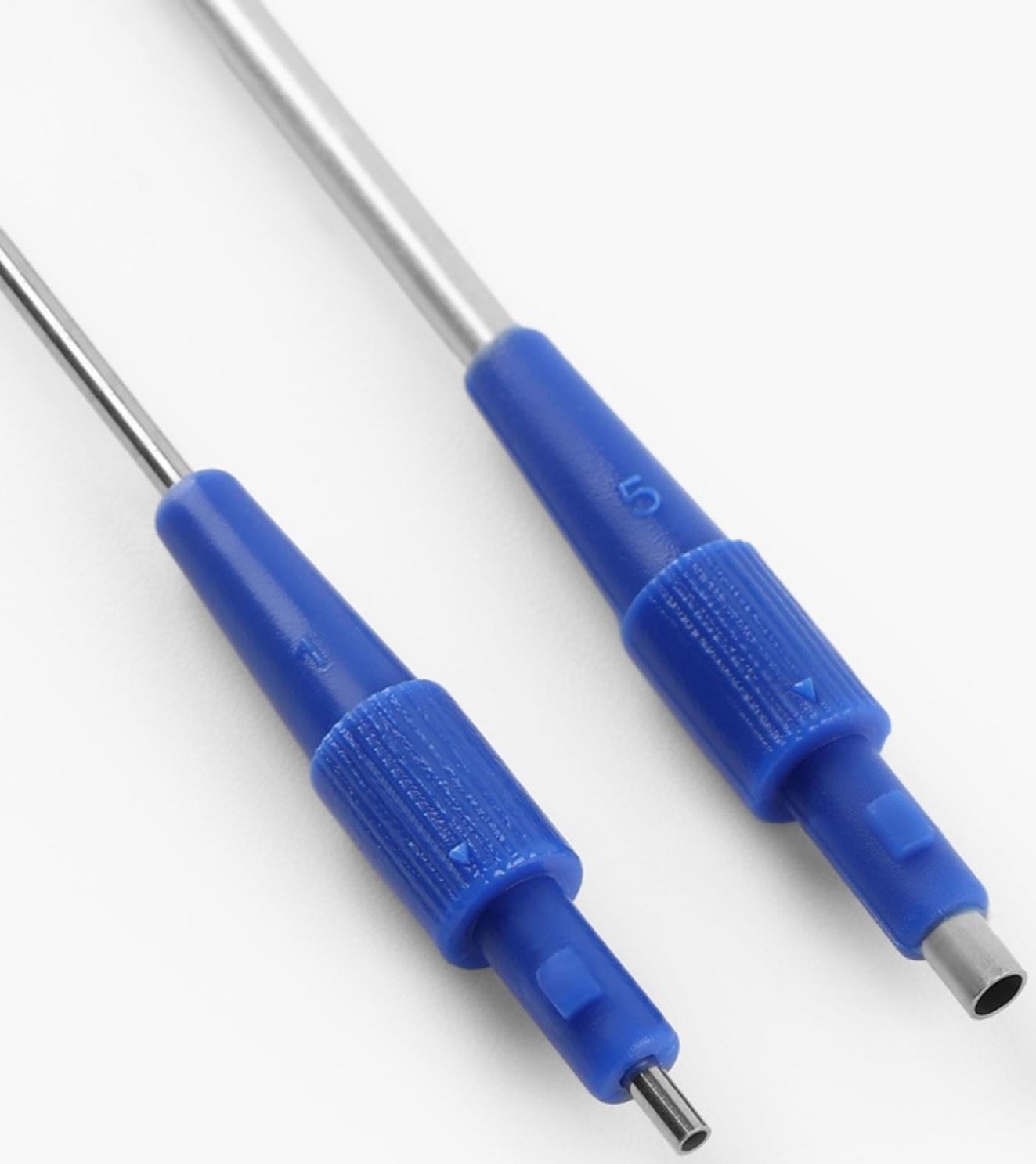 Игла для вышивания, для ковровой техники, d=1.3/1.6/2.2 мм, с нитевдевателями, голубая, синяя