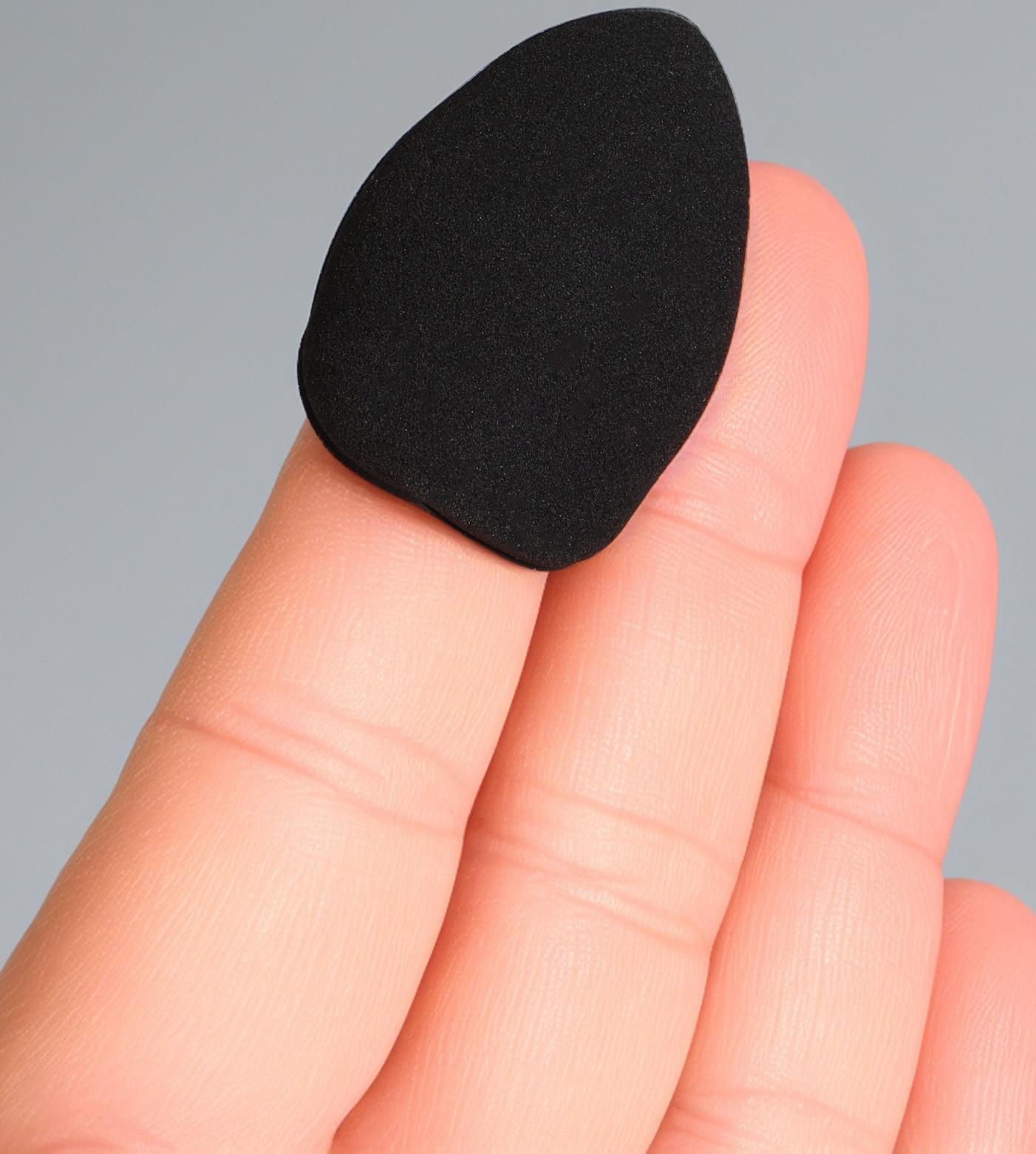 Спонжи для макияжа, в футляре, 3 формы: треугольник, овал, сердце, чёрные