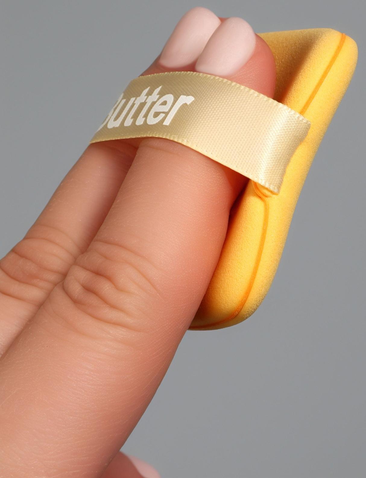 Спонжи для макияжа, в футляре, набор 2 шт.: спонж «капля», пуховка, жёлтые