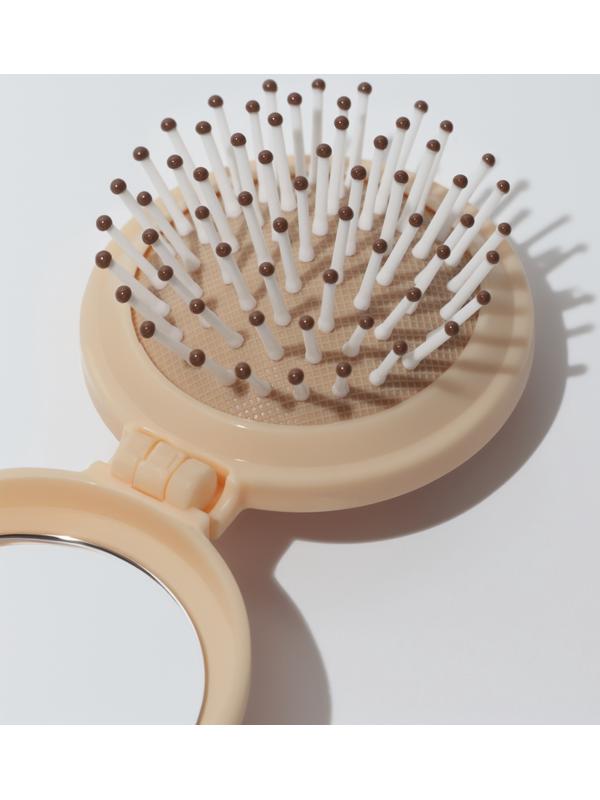 Расчёска массажная «Капибара», складная, с зеркалом, d=6.5 см, бежевая