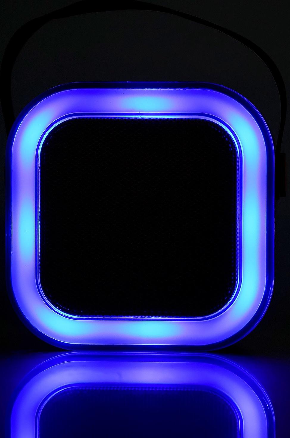 Караоке детское беспроводное, 2 микрофона, bluetooth, 5 режимов подсветки, звук, свет, бежевый