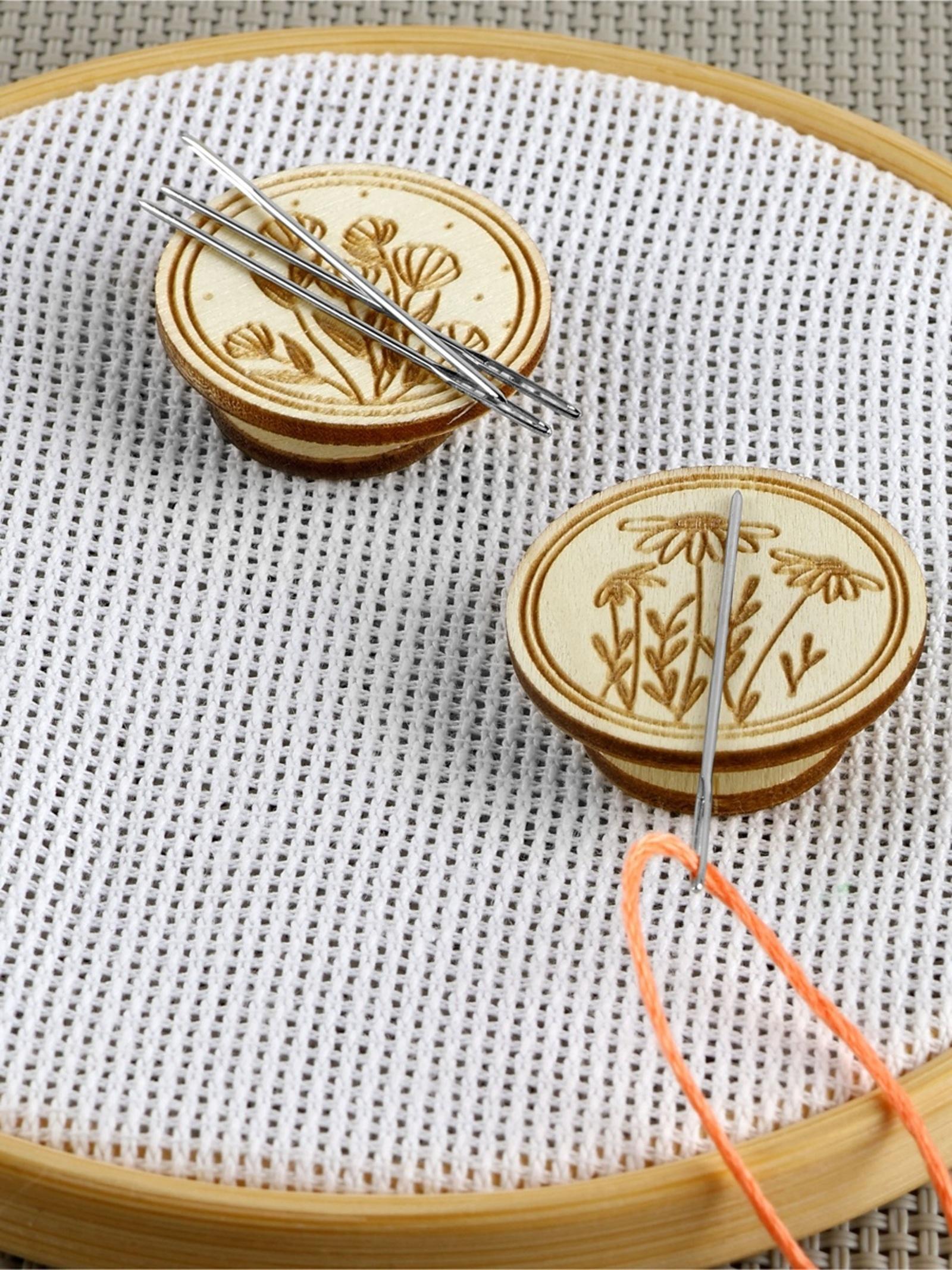 Игольница «Цветы», с магнитом, круглая, d=3 см, набор 2 шт., деревянная