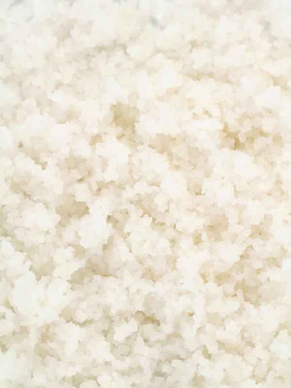 Скраб для тела соляной «Ежевика» с маслом виноградной косточки, 250 г, TROPIC BAR