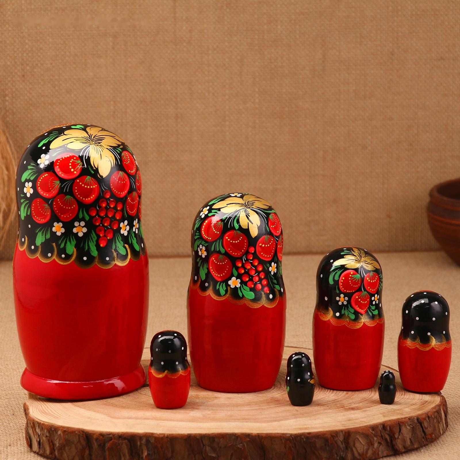 Матрёшка «Ягодка», черный платок, 7-кукольная, 22 см