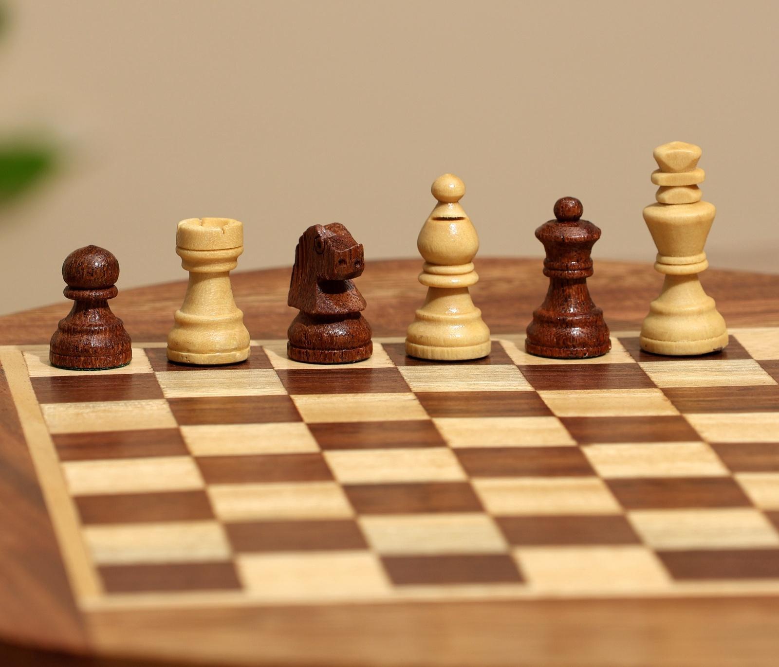 Шахматы магнитные 25,5х25,5х4 см, дерево шишам