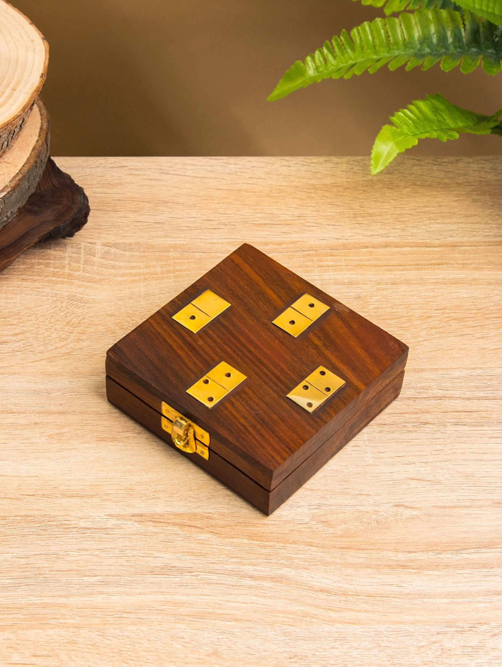 Настольная игра «Домино», 11×11.5×4 см, дерево шишам, латунь