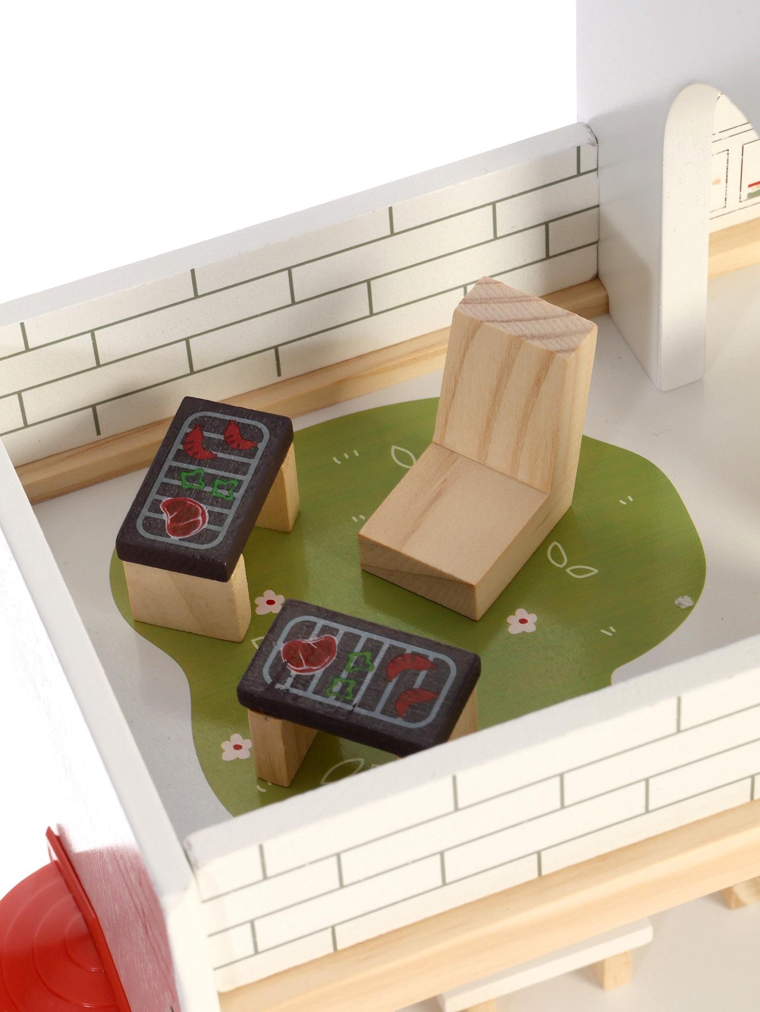 Кукольный домик с мебелью