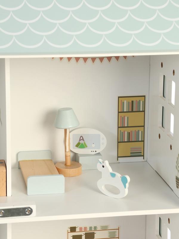 Кукольный домик с мебелью