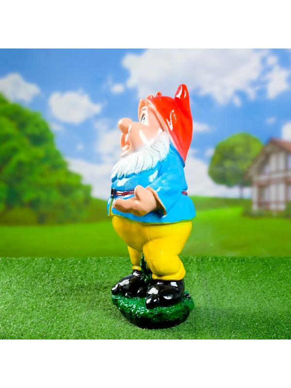 Садовая фигура из гипса «Гном с протянутой рукой», 25×21×43 см