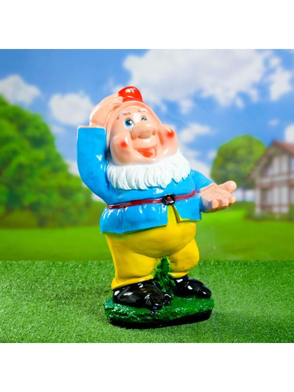 Садовая фигура из гипса «Гном с протянутой рукой», 25×21×43 см