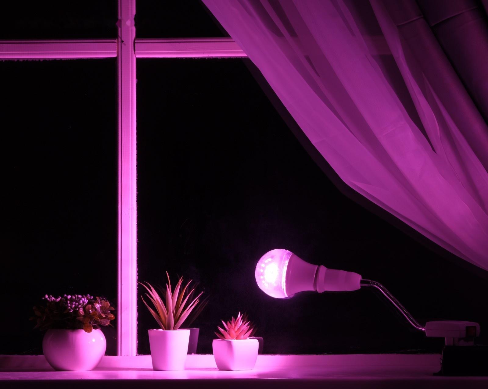 Светильник для растений 15 Вт, 12 мкмоль/с, гибкая ножка 15 см, выкл на корпусе