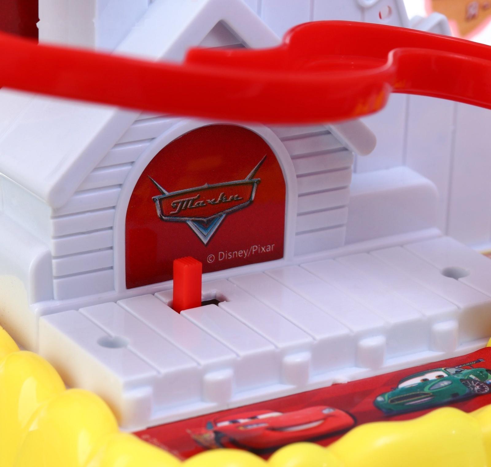 Автотрек «Тачки», 3 машинки, световые и звуковые эффекты, работает от батареек