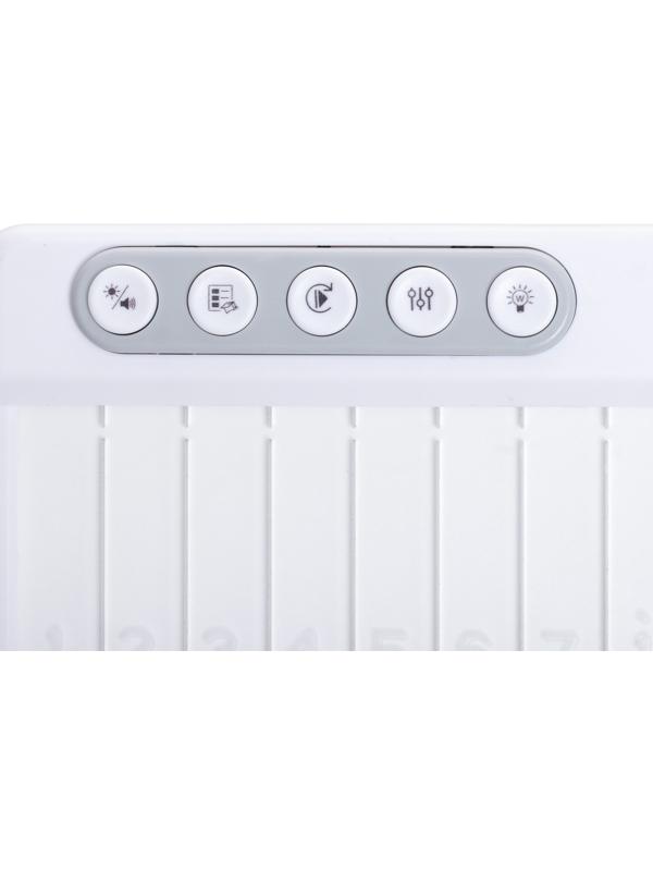 Музыкальное пианино звук, свет, цвет белый