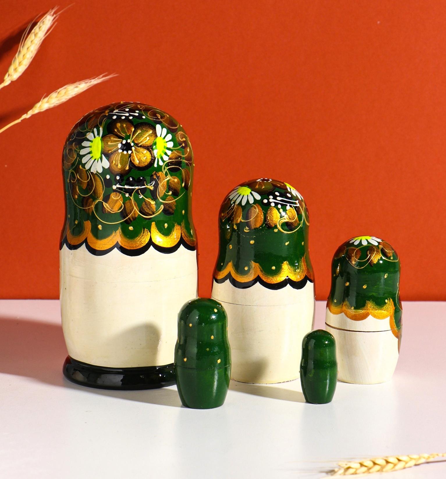 Матрёшка дерево «Марфа», чёрно-зелёный платок, 5-кукольная, 19 см