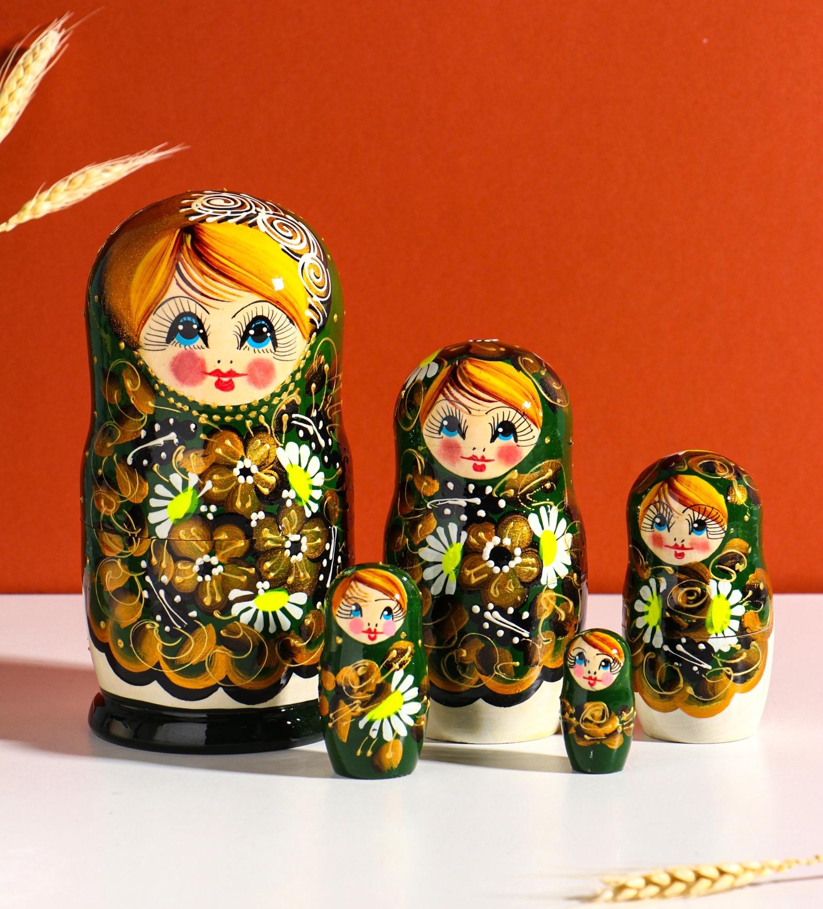 Матрёшка дерево «Марфа», чёрно-зелёный платок, 5-кукольная, 19 см