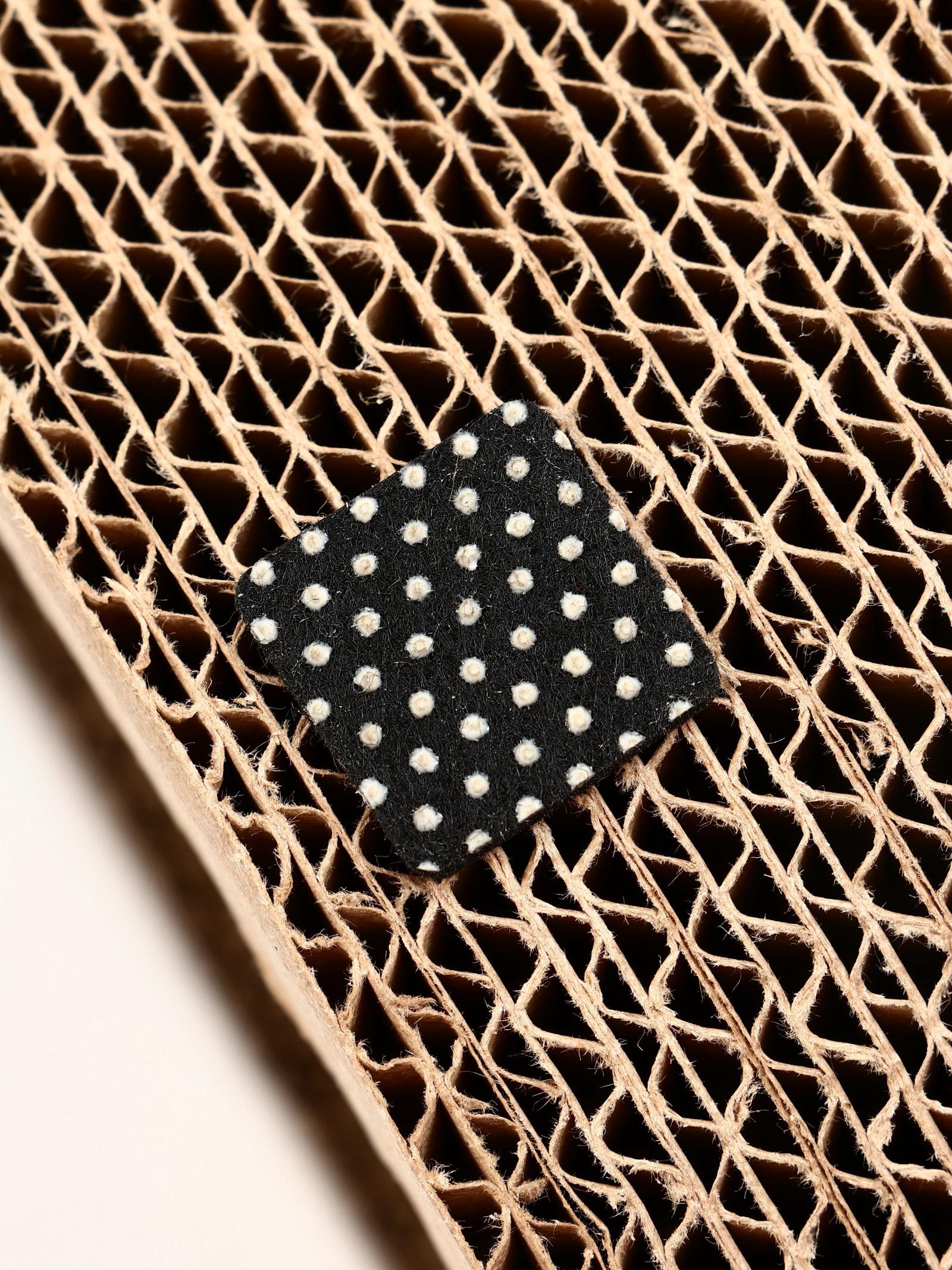 Когтеточка-лежанка картон «Зверьё Моё» ВОСЬМЕРКА 59×21×22 см