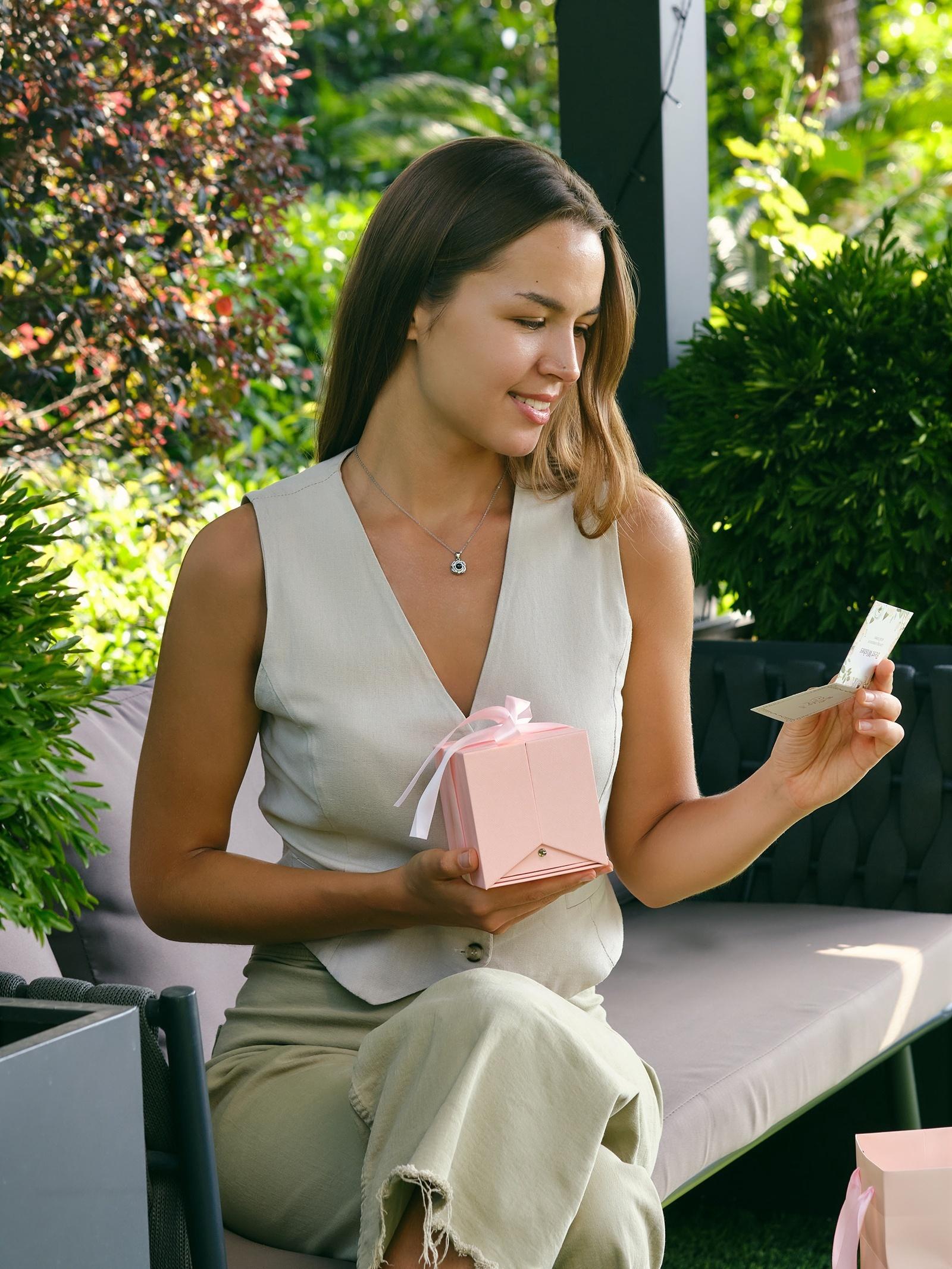 Набор с кулоном «Я тебя люблю», в коробке с розами, цвет серебро, розовая коробка