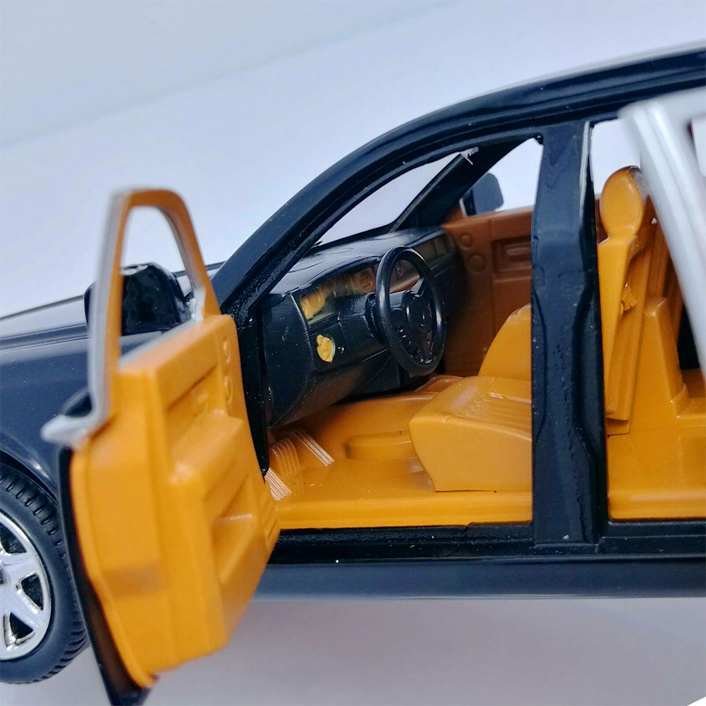 Металлическая машинка XLG 1:24 «Rolls-Royce Phantom» M923S-6 инерционная, свет, звук в коробке / Микс