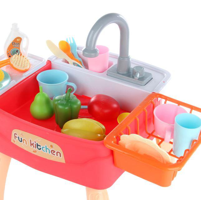 Игровой набор Fun Kitchen «Мойка с посудой и 28 аксессуаров»