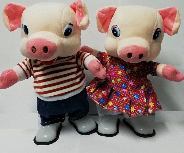 Свинка музыкальная 18 мелодий из Мультиков (русская озвучка) 2 вида, поет и Ходит, размер 33см.