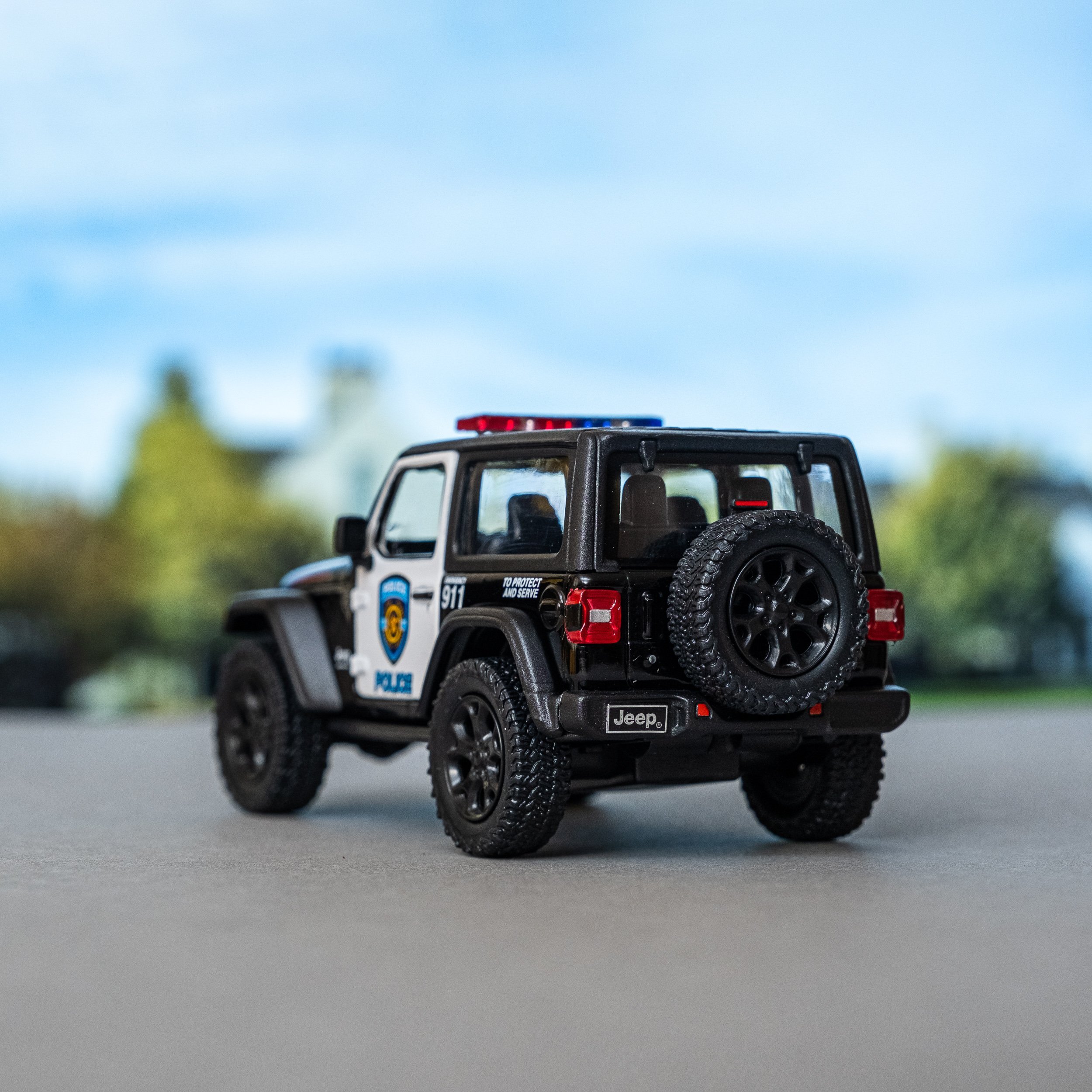 Металлическая машинка Kinsmart 1:34 «2018 Jeep Wrangler (Police)» KT5412DP, инерционная