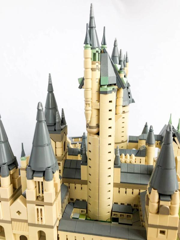 Конструктор Mould King «Школа чародейства и волшебства Хогвартс» 22004 (Harry Potter) / 6862 детали