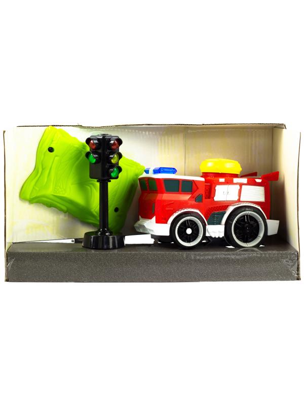 Машинка ABtoys «АвтоСити» с кнопкой запуска, блоком-препятствием, светофором, на батарейках C-00422 / Пожарная красная