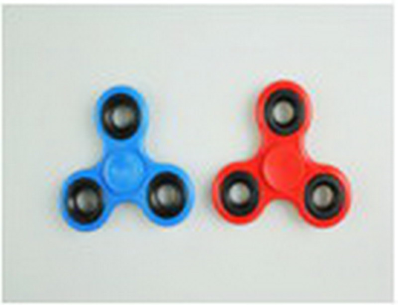 Спиннер тройной, пластмассовый 6,5*6,5*2см