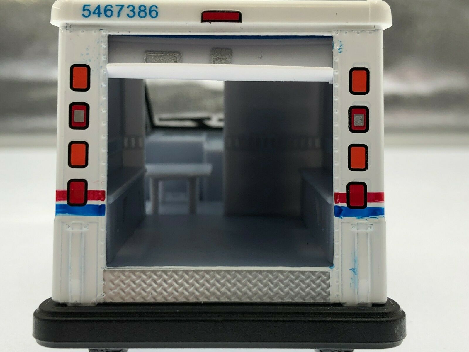 Металлическая машинка KinsFun 1:36 «USPS LLV» KT5112D инерционная