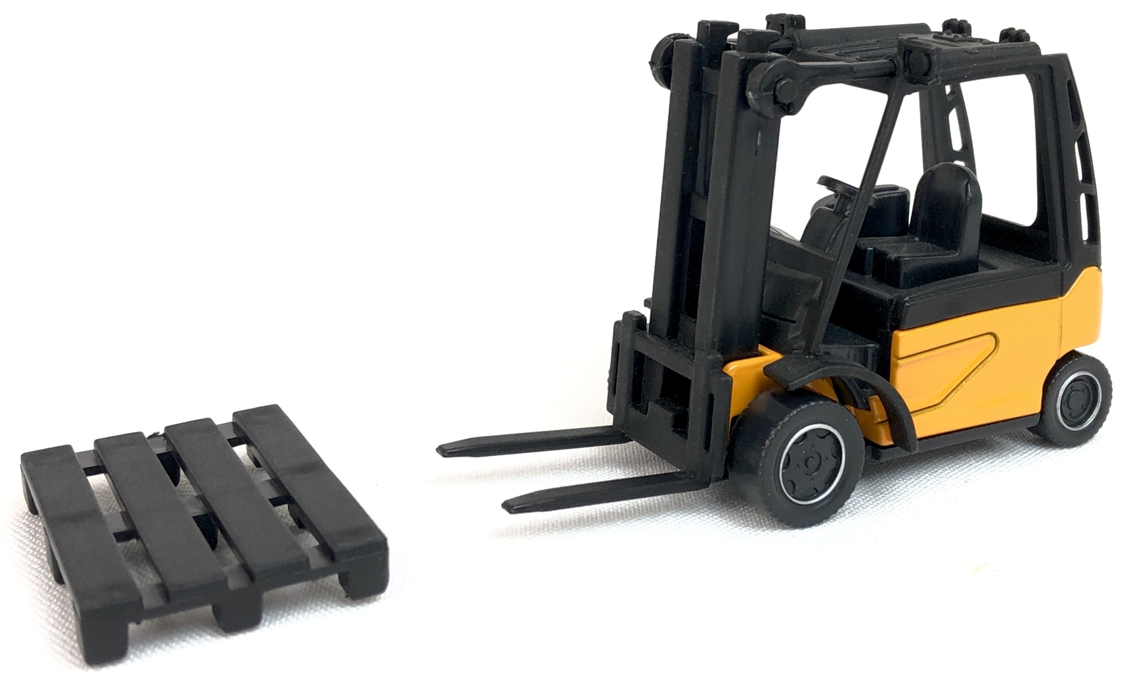 Металлическая машинка Play Smart 1:64 «Вилочный погрузчик с паллетом» 6535D