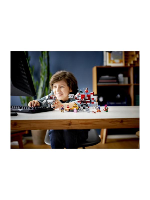 Конструктор LEGO Minecraft 21163 Битва за красную пыль, 504 детали