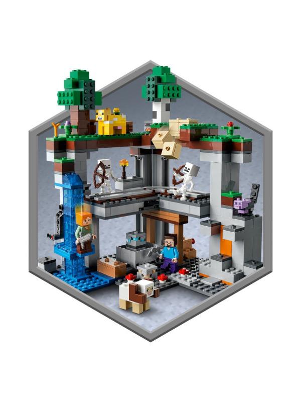Конструктор LEGO MINECRAFT 21169 Первое приключение, 542 детали