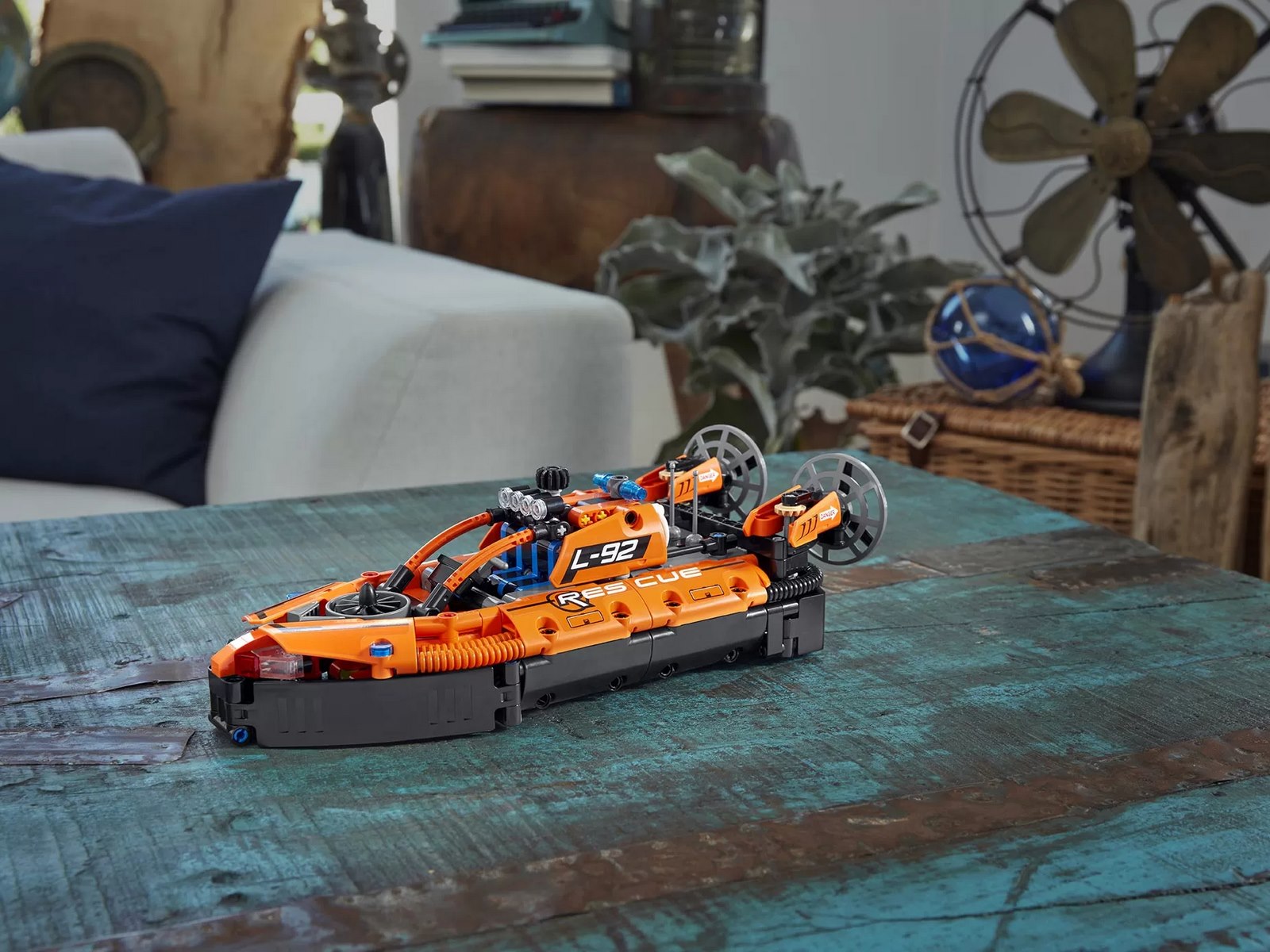 Конструктор LEGO Technic «Спасательное судно на воздушной подушке» 42120 / 457 деталей