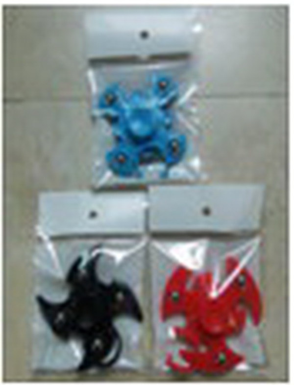 Спиннер тройной, пластмассовый 6*6*1.3см