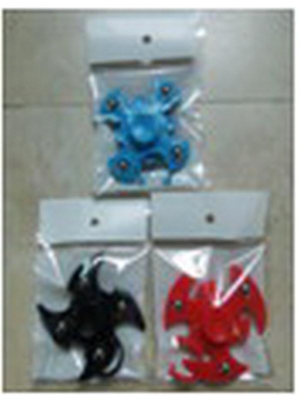 Спиннер тройной, пластмассовый 6*6*1.3см