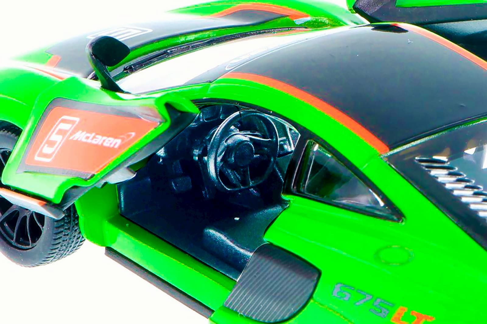 Машинка металлическая Kinsmart 1:36 «McLaren 675LT Exclusive Edition» KT5392DF инерционная / Микс