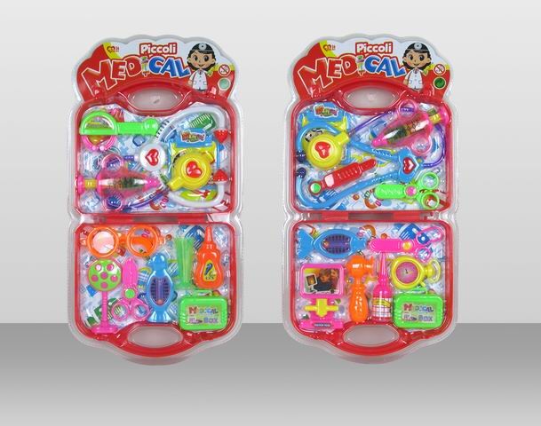 Набор доктора в чемодане в блистере размер 38х45см.