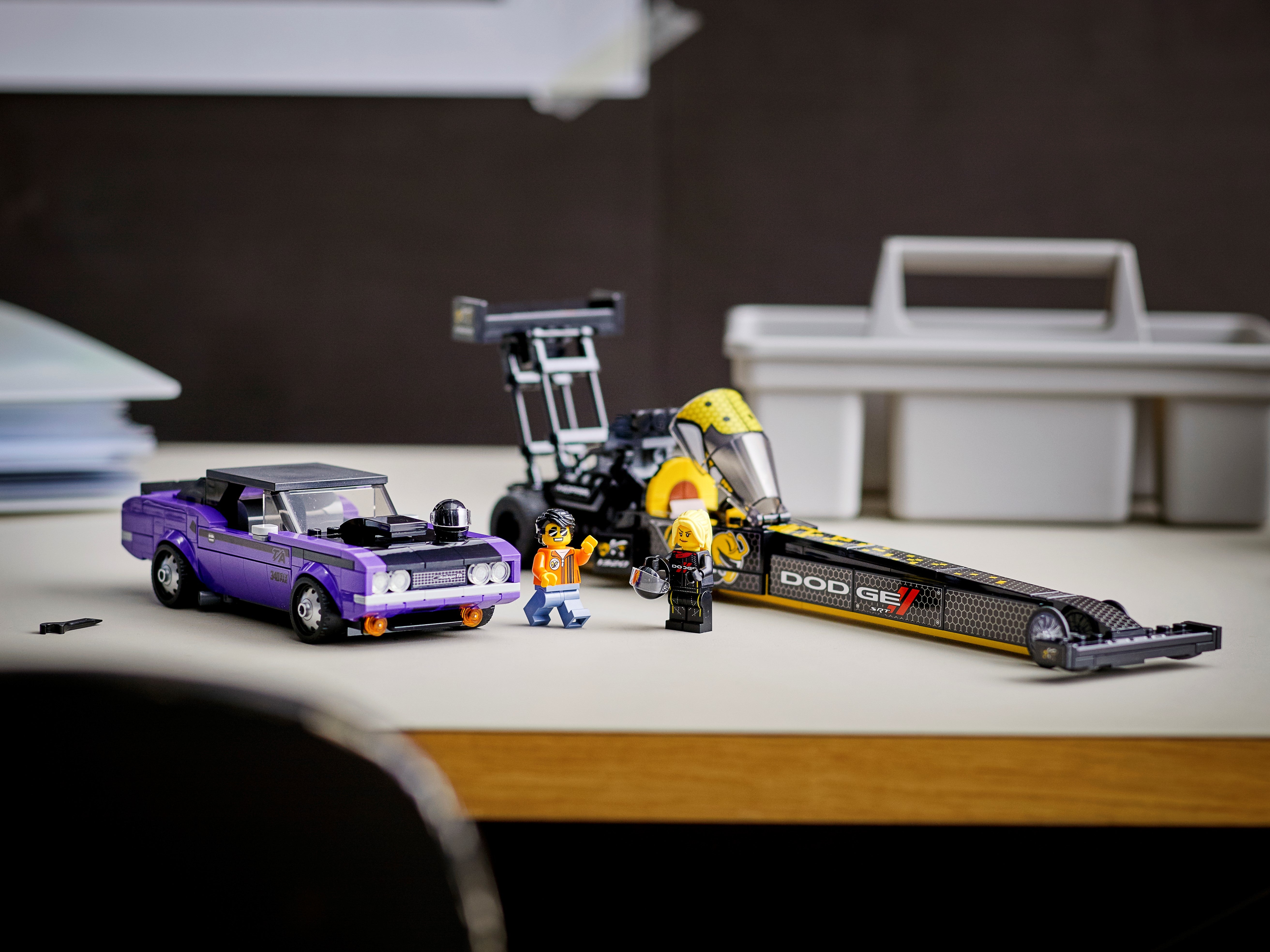 Конструктор LEGO Speed Champions «Mopar Dodge//SRT Top Fuel Dragster and 1970 Dodge Challenger T/A» 76904 / 627 деталей