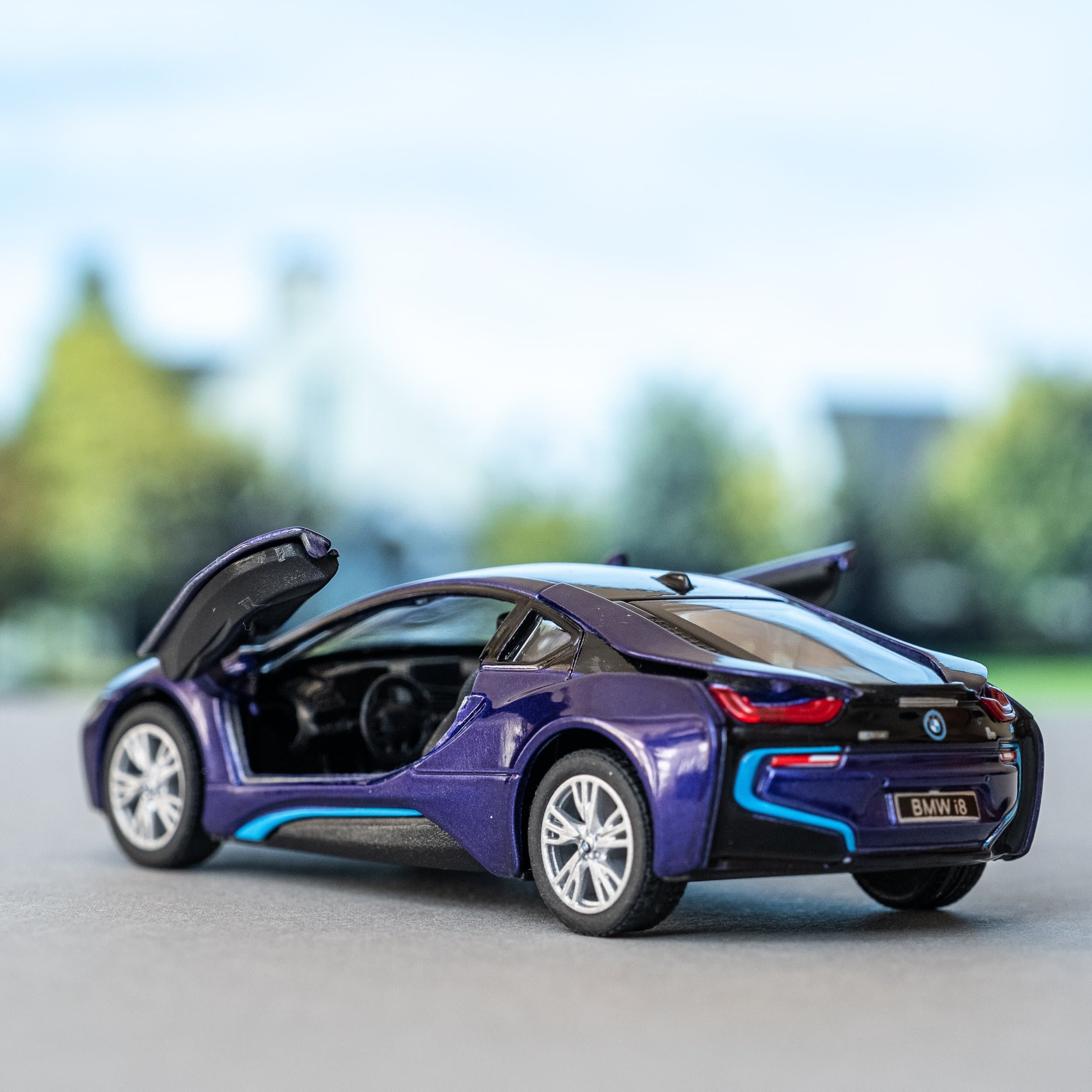 Металлическая машинка Kinsmart 1:36 «BMW i8» KT5379DA инерционная / Фиолетовый