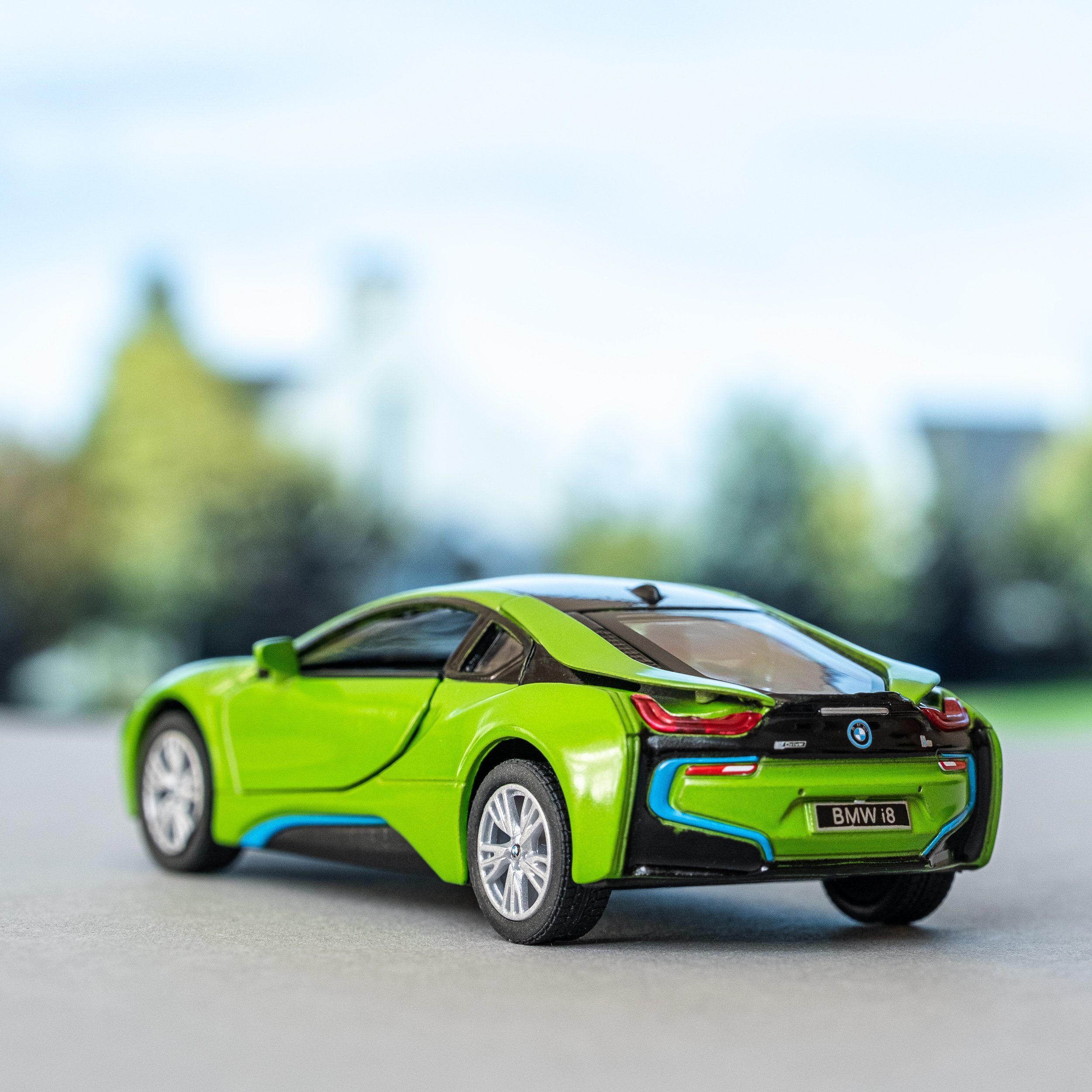 Металлическая машинка Kinsmart 1:36 «BMW i8» KT5379DA инерционная / Зеленый